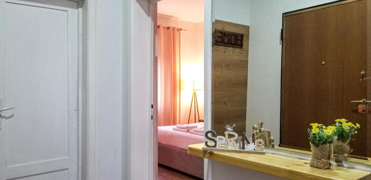 Spacious And Cozy Apartment - Ajia Apartment Тирана Екстер'єр фото