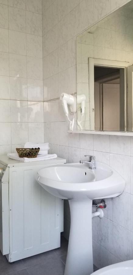 Spacious And Cozy Apartment - Ajia Apartment Тирана Екстер'єр фото