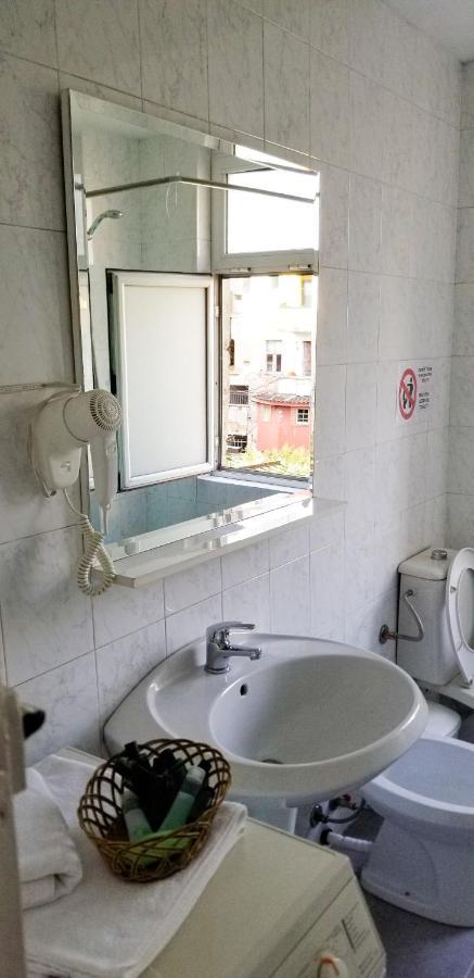 Spacious And Cozy Apartment - Ajia Apartment Тирана Екстер'єр фото