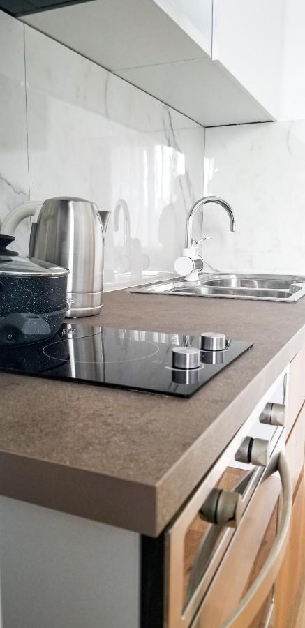 Spacious And Cozy Apartment - Ajia Apartment Тирана Екстер'єр фото